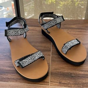 Madewell Maggie Sandal. NWOT